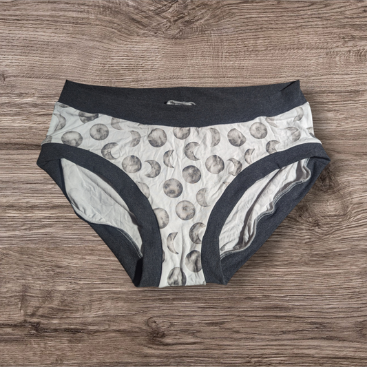 3X bamboo brief cut moons